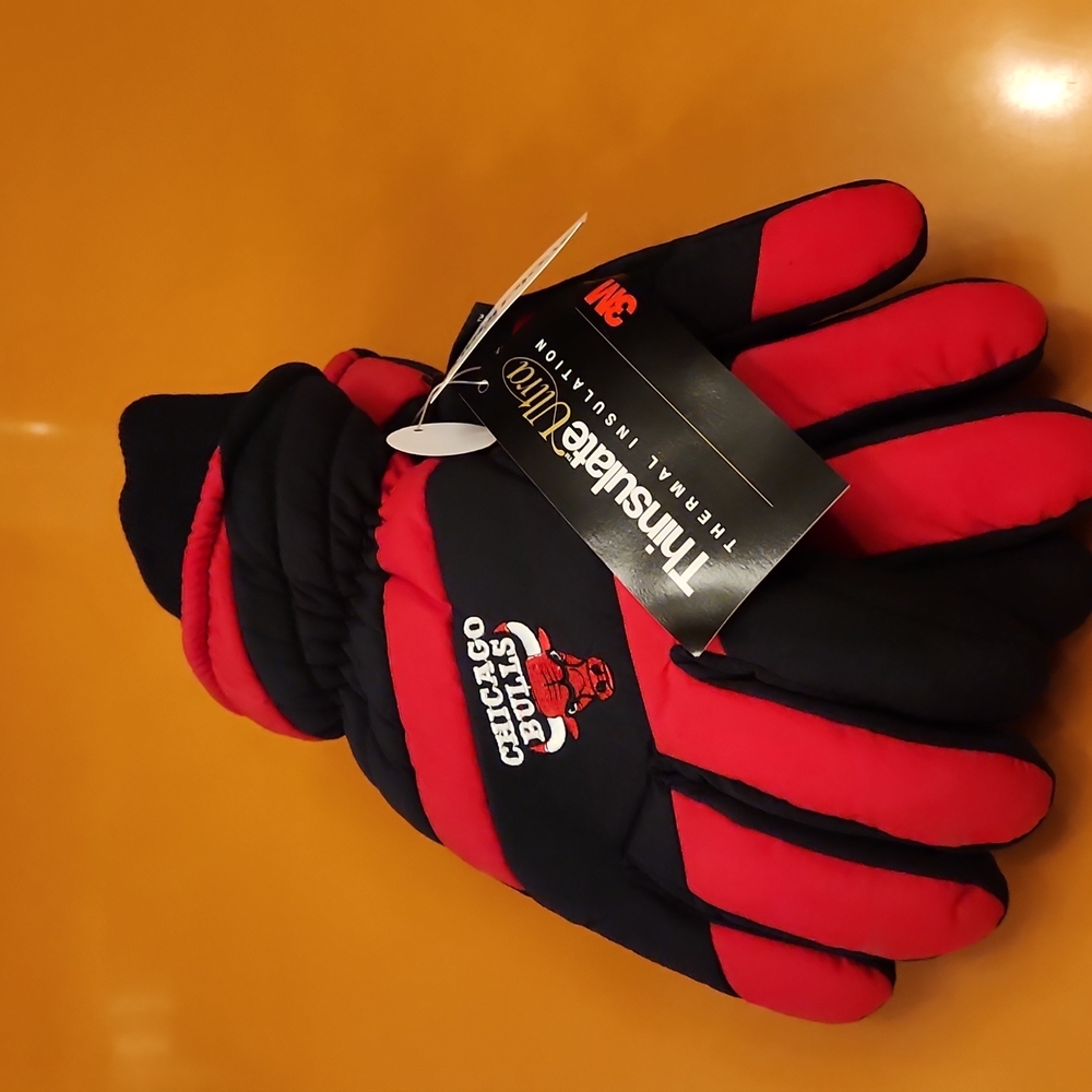 Chicago Bulls Winter Gloves, Size Large/XL